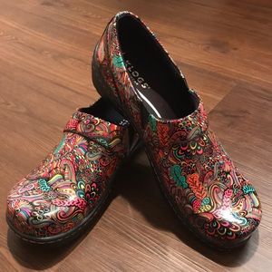 Klogs footwear women's multi colored clogs